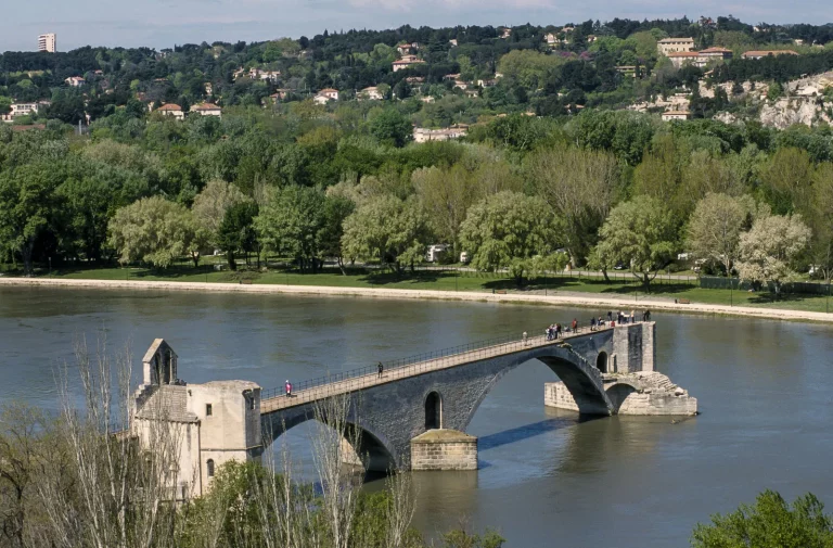 Pont-dAvignon-Rhone-River-France-Avignon